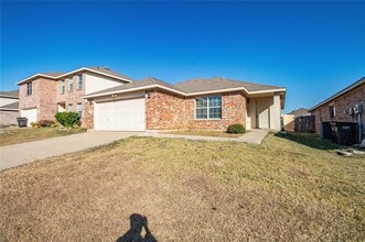 9808 Bragg Rd in Fort Worth, TX - Building Photo - Building Photo