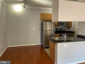 12124 Garden Ridge Ln in Fairfax, VA - Building Photo - Building Photo