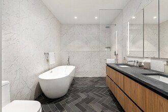 128 W 23rd St, Unit 5A in New York, NY - Building Photo - Building Photo