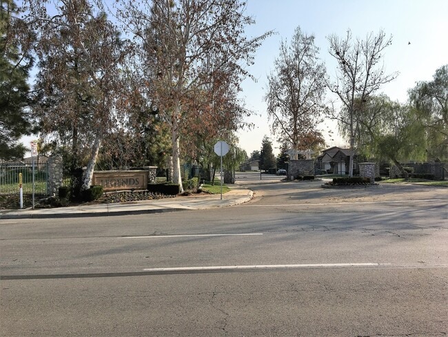 5309 Pelican Hill Dr in Bakersfield, CA - Building Photo - Building Photo