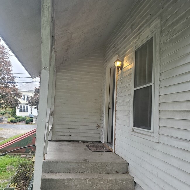 9 Mechanic St, Unit B