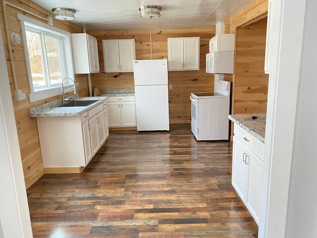47 Bowdoin St, Unit B in Millinocket, ME - Building Photo