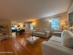 187 Elmwood Rd in Ocean Township, NJ - Building Photo - Building Photo
