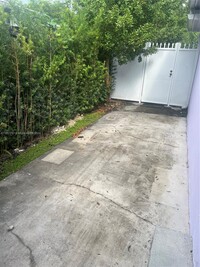 8299 Coral Wy in Miami, FL - Building Photo - Building Photo