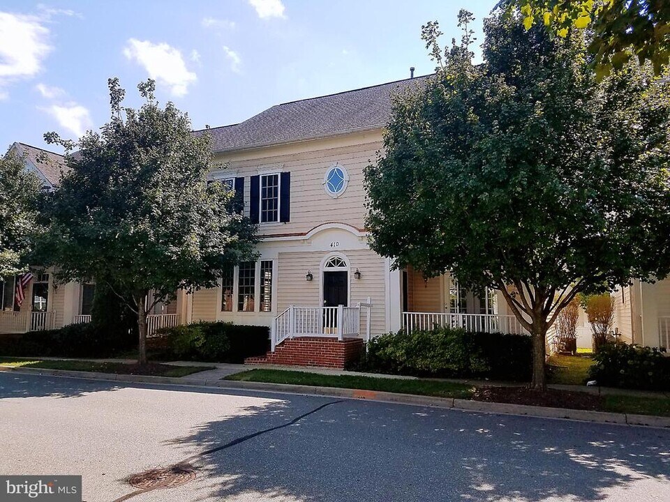 410 Robena Way in Rockville, MD - Building Photo