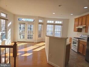 8183 Skelton Cir in Falls Church, VA - Building Photo - Building Photo