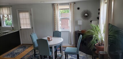 278 Valley View Road in Malvern, PA - Foto de edificio - Building Photo