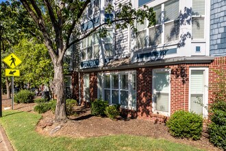 Fourth Ward Square in Charlotte, NC - Building Photo - Building Photo
