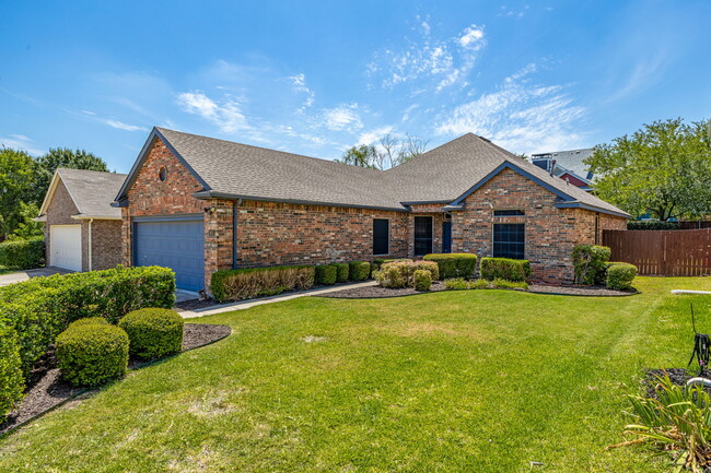 3905 Hawkins Dr in McKinney, TX - Foto de edificio - Building Photo