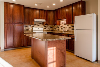 Sanborn Crossing Apartments - 62+ Community in Londonderry, NH - Building Photo - Interior Photo