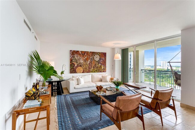 3400 SW 27th Ave, Unit 2104 in Miami, FL - Building Photo - Building Photo