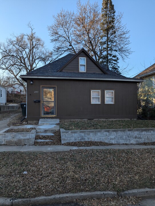 2315 S Henry St in Sioux City, IA - Building Photo