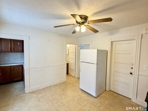 225 Beechwood Ave in Torrington, CT - Building Photo - Building Photo