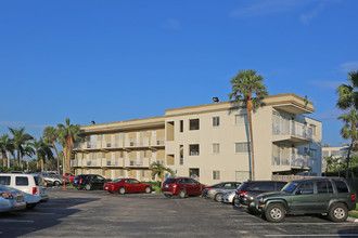 Paradise at Dadeland in Miami, FL - Foto de edificio - Building Photo