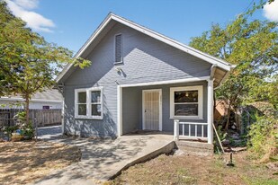 5080 Enrico Blvd in Sacramento, CA - Building Photo