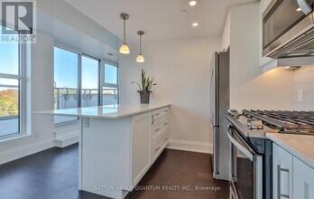 1400 Kingston Rd in Toronto, ON - Building Photo - Building Photo