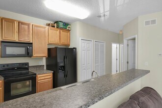 8241 Pelican Landing Rd in Jacksonville, FL - Building Photo - Building Photo
