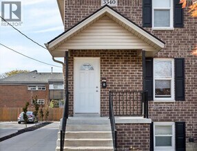3340 Bloomfield Rd in Windsor, ON - Building Photo - Building Photo