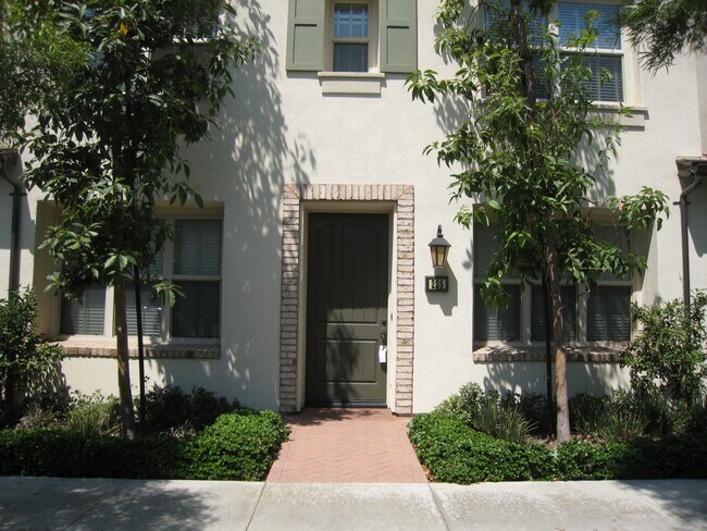 235 Kempton in Irvine, CA - Building Photo - Building Photo