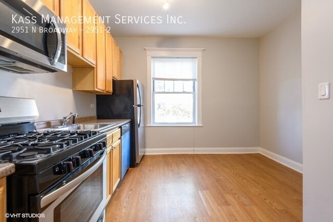2951 N Broadway