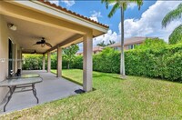 1267 Skylark Dr in Weston, FL - Building Photo - Building Photo