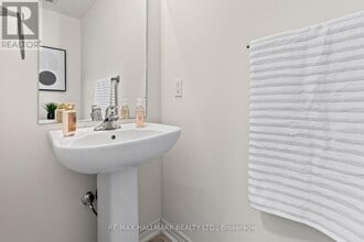 283 Skinner Rd in Hamilton, ON - Building Photo - Building Photo