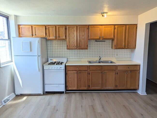 3227 Hardie Wy