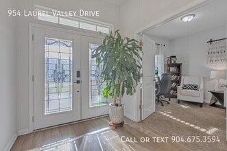 954 Laurel Valley Dr in Orange Park, FL - Building Photo - Building Photo