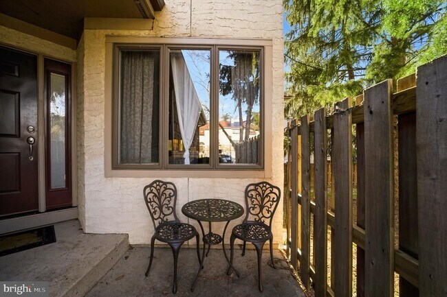 42 Woodmont Dr in Trenton, NJ - Building Photo - Building Photo