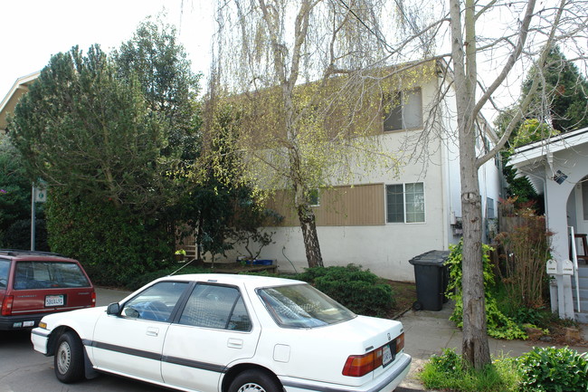 1728 Berkeley Way in Berkeley, CA - Building Photo - Building Photo