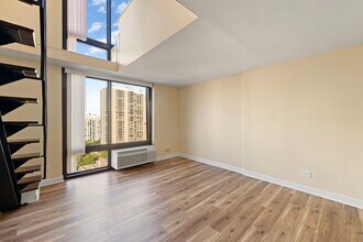 1221 N Dearborn St, Unit 1601 in Chicago, IL - Building Photo - Building Photo