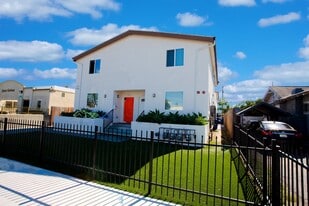 630 1/2 W 79th St in Los Angeles, CA - Building Photo