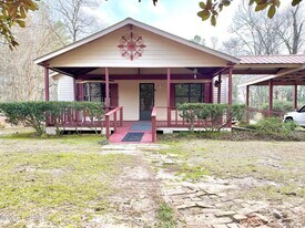 8223 Center Hill Rd in Meridian, MS - Building Photo