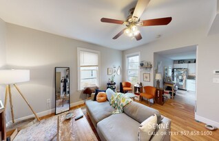 15 Pleasant St in Cambridge, MA - Building Photo