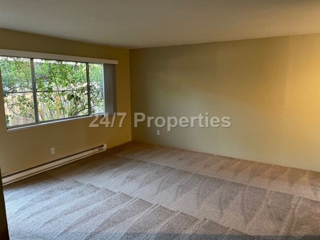 351 NE 78th Ave in Portland, OR - Building Photo - Building Photo