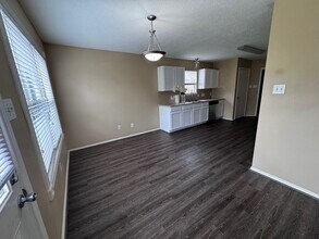 1411 Hallcroft Ln in Houston, TX - Building Photo - Building Photo