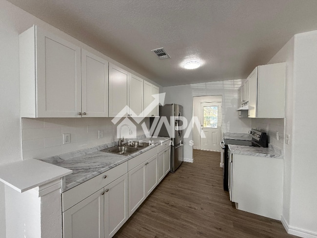 9846 Alisa Brooke in San Antonio, TX - Foto de edificio - Building Photo