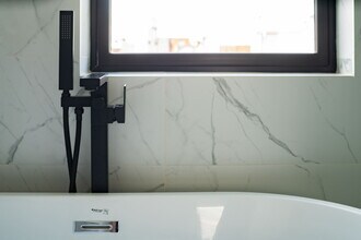 930 N 2nd St, Unit 3 in Philadelphia, PA - Foto de edificio - Building Photo