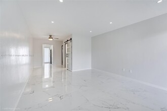 641 Española Wy in Miami Beach, FL - Building Photo - Building Photo