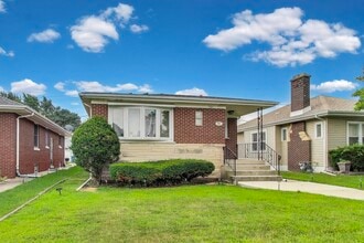 521 157th St in Calumet City, IL - Building Photo - Building Photo