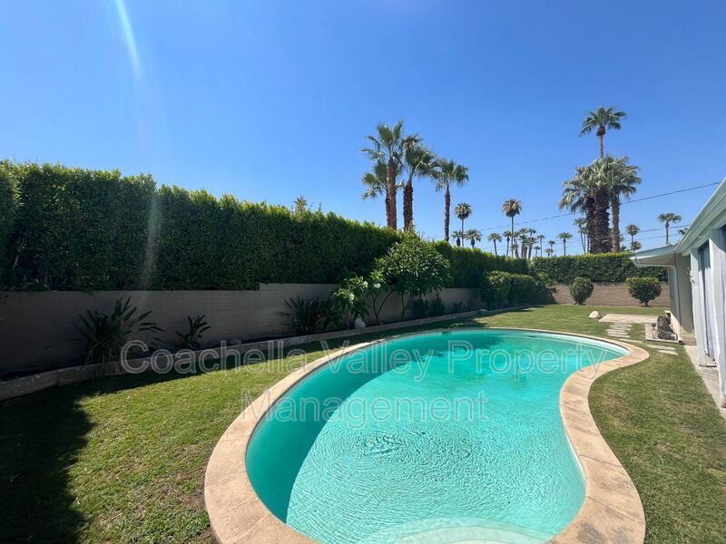 1680 E Mesquite Ave in Palm Springs, CA - Building Photo