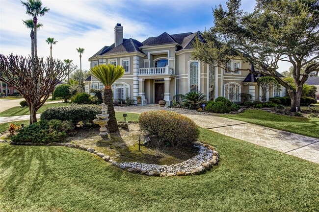 property at 13703 Lakeshore Way Cove