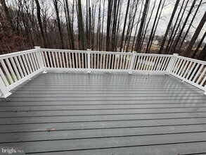 330 Birdie Ct in Pikesville, MD - Foto de edificio - Building Photo