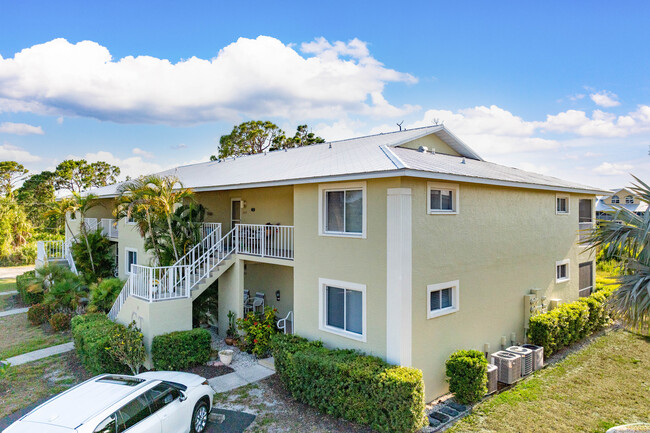 The Sanctuary in Englewood, FL - Building Photo - Building Photo