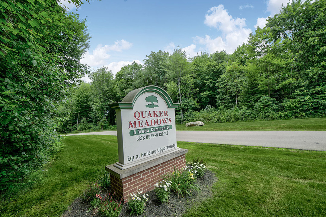 Quaker Meadows in Hermitage, PA - Foto de edificio