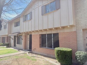 6742 N 43rd Ave in Glendale, AZ - Building Photo - Building Photo