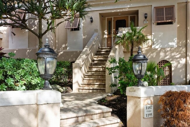 1195 Coquille St, Unit 309 in Sarasota, FL - Building Photo - Building Photo