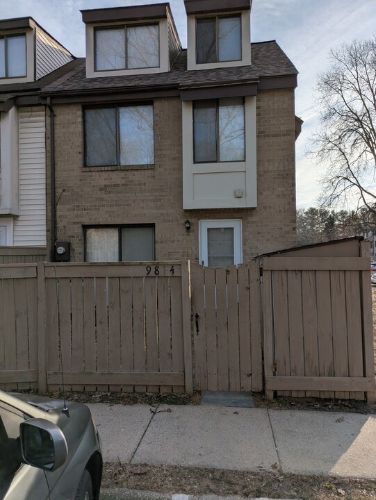 9814 Brookridge Ct in Gaithersburg, MD - Building Photo