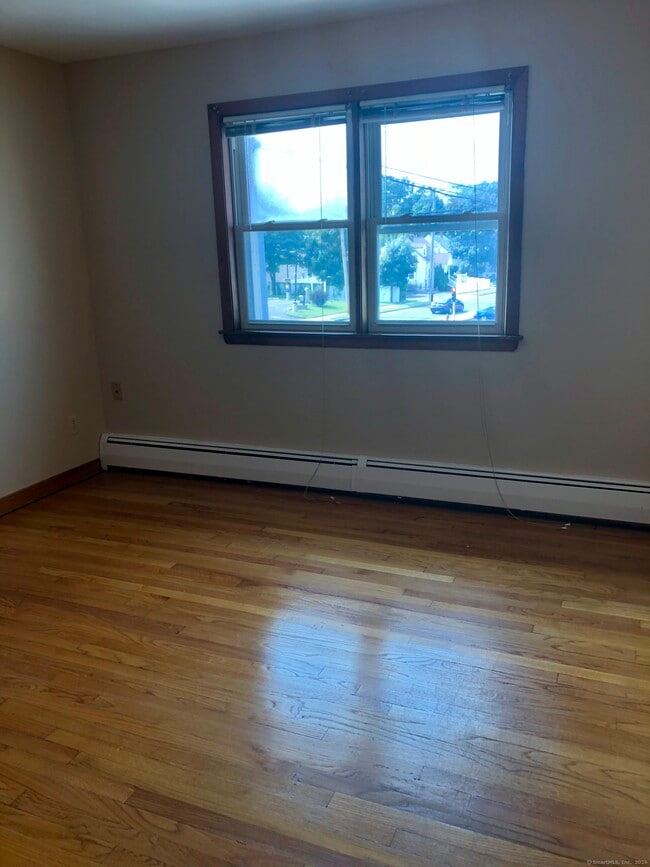 910 Boston Post Rd in West Haven, CT - Building Photo - Building Photo