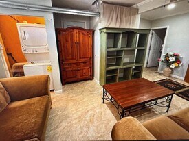 1032 Iris Ave in Imperial Beach, CA - Building Photo